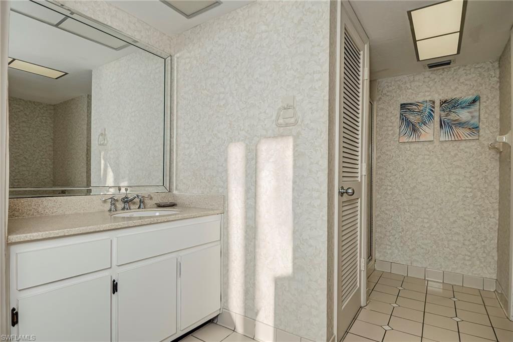 SANIBEL HARBOUR TOWER CONDO - Residential