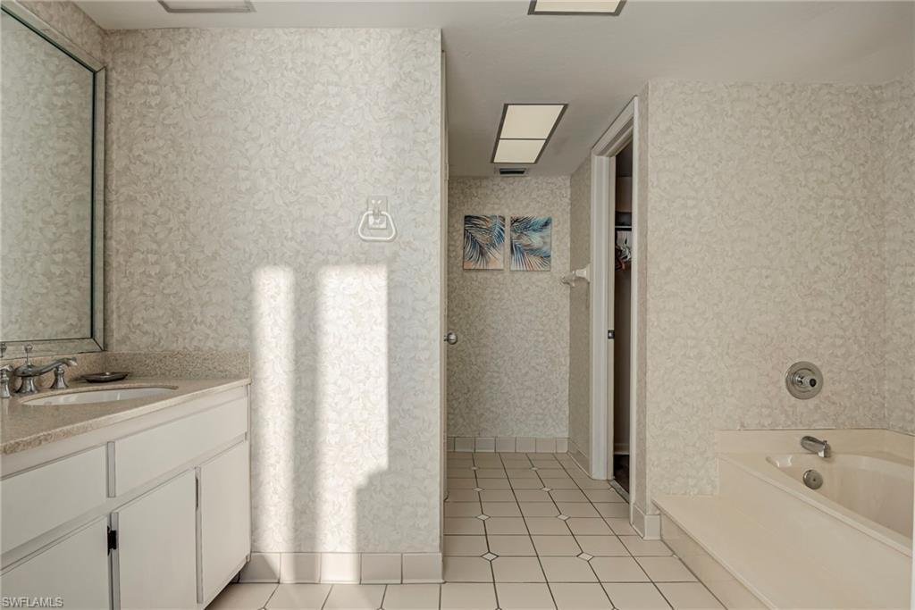 SANIBEL HARBOUR TOWER CONDO - Residential