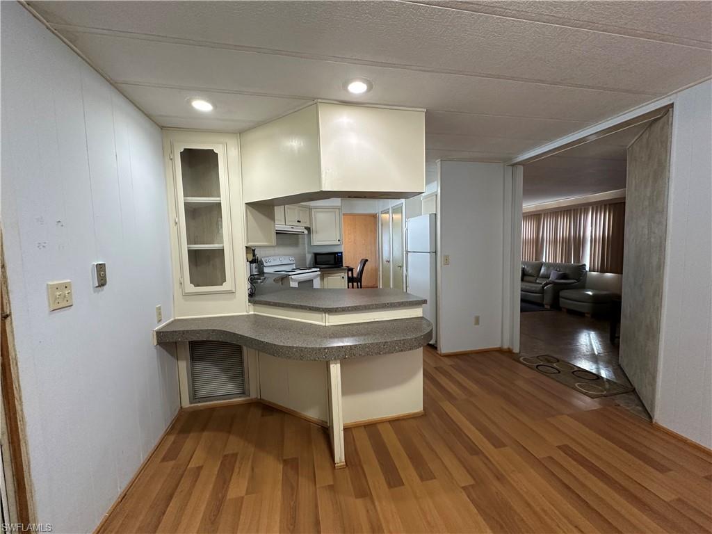 OAK PARK VILLAGE CO-OP INC - Residential