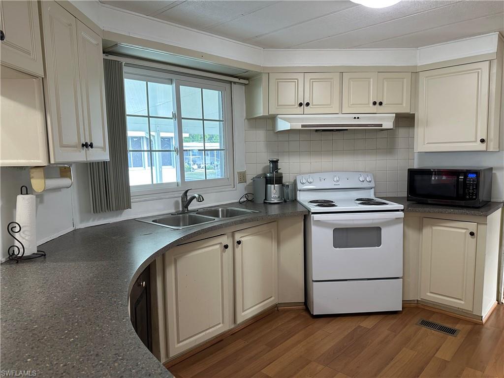 OAK PARK VILLAGE CO-OP INC - Residential