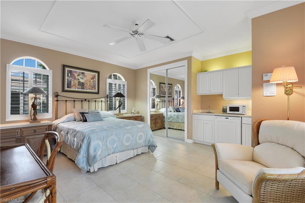 COTTAGES AT PELICAN LANDING - Residential