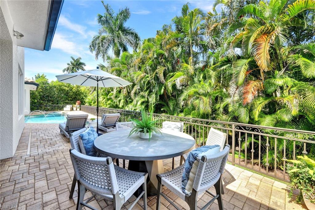 MOORINGS - Residential