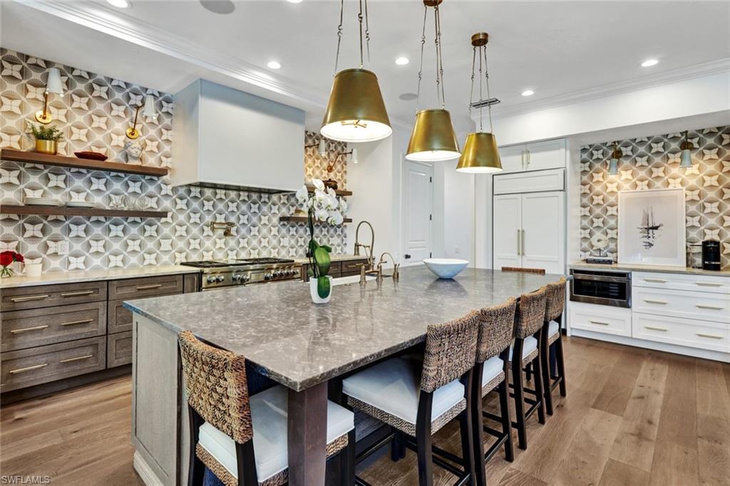 MOORINGS - Residential