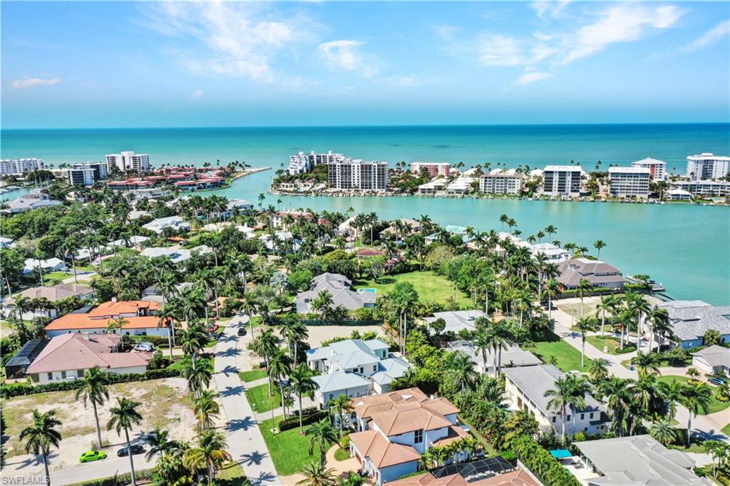 MOORINGS - Residential