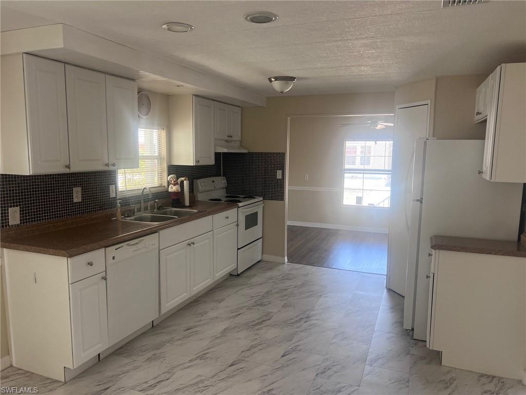 BUCCANEER MOBILE ESTATES - Residential Lease