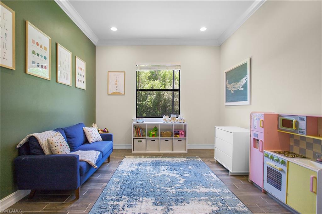 MANDALAY PLACE - Residential