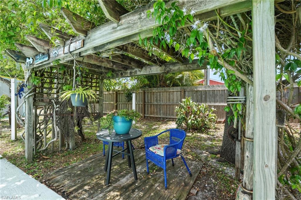 COCONUT GROVE - Residential