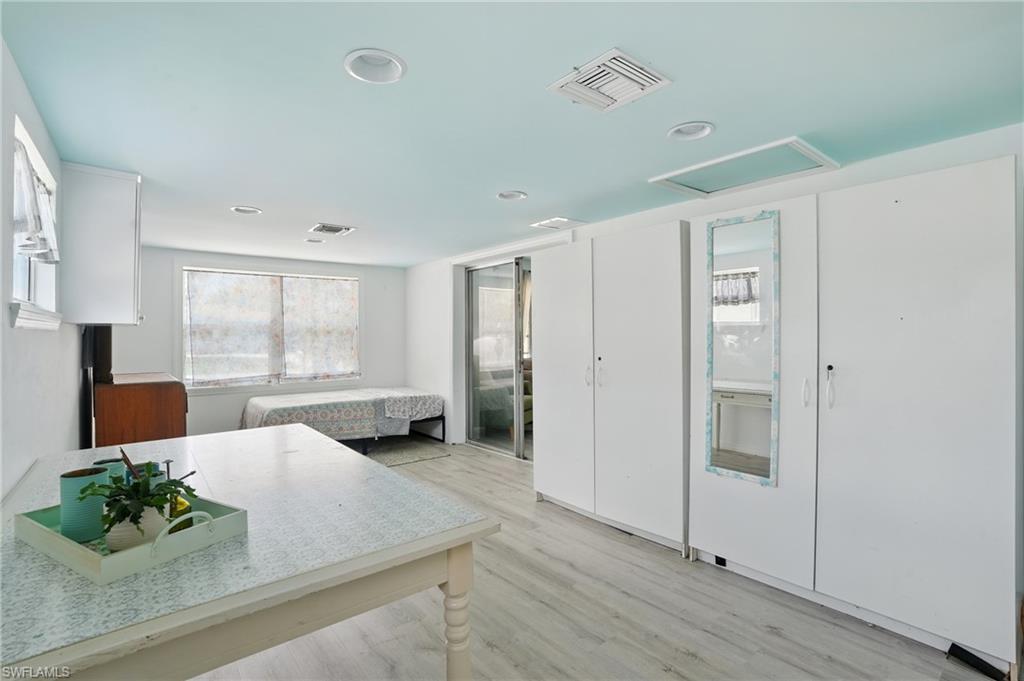 COCONUT GROVE - Residential