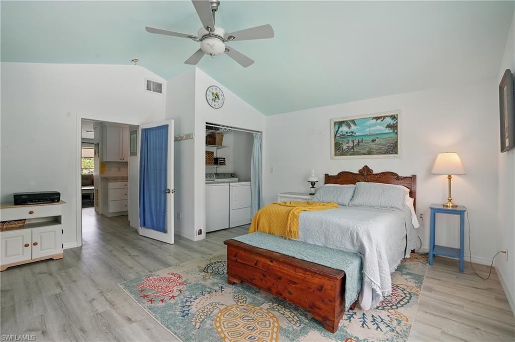 COCONUT GROVE - Residential