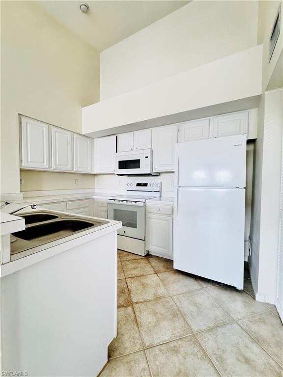 THE RESIDENCE - Residential Lease