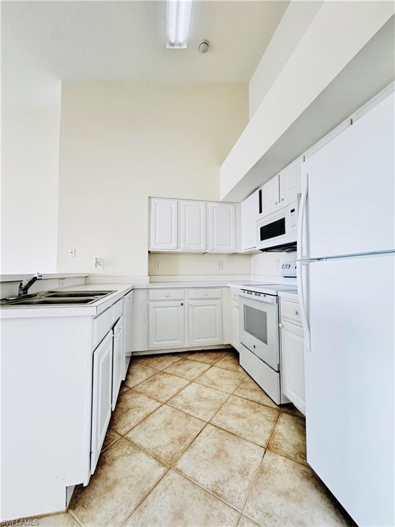 THE RESIDENCE - Residential Lease