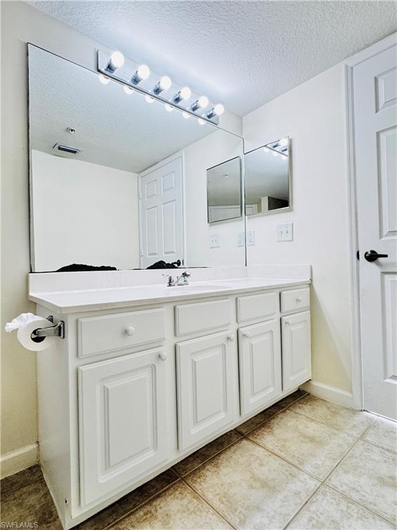 THE RESIDENCE - Residential Lease