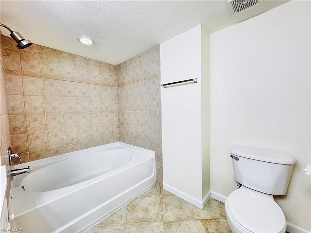 THE RESIDENCE - Residential Lease