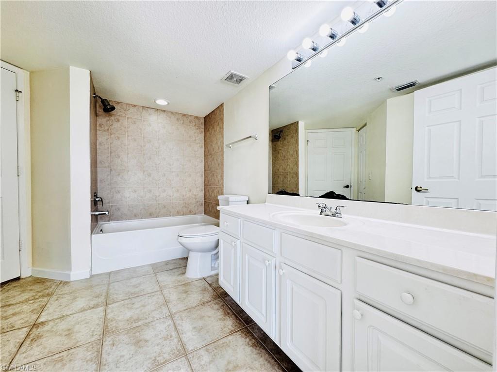 THE RESIDENCE - Residential Lease