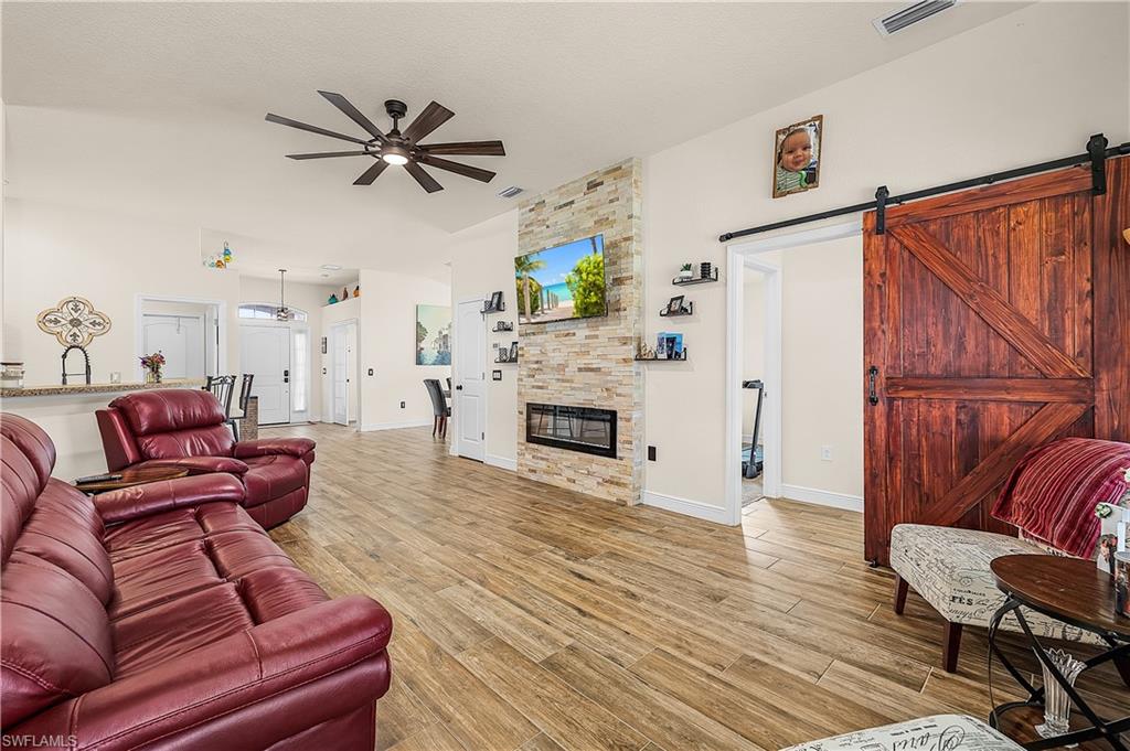 CREEKSIDE - Residential