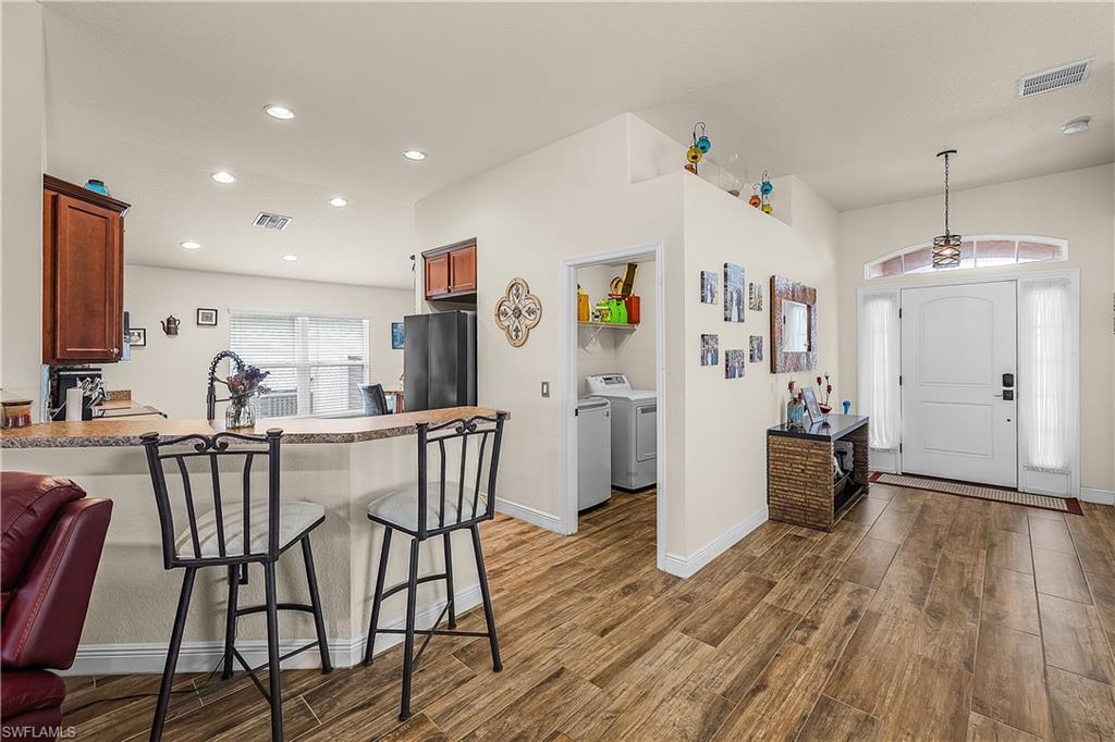 CREEKSIDE - Residential