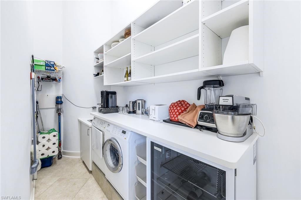 HIDEAWAY BEACH - Residential