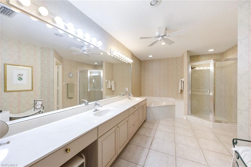 LAGUNA ROYALE - Residential