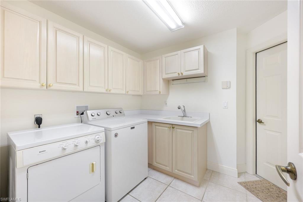 LAGUNA ROYALE - Residential