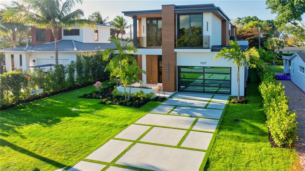 LAKE PARK - Residential