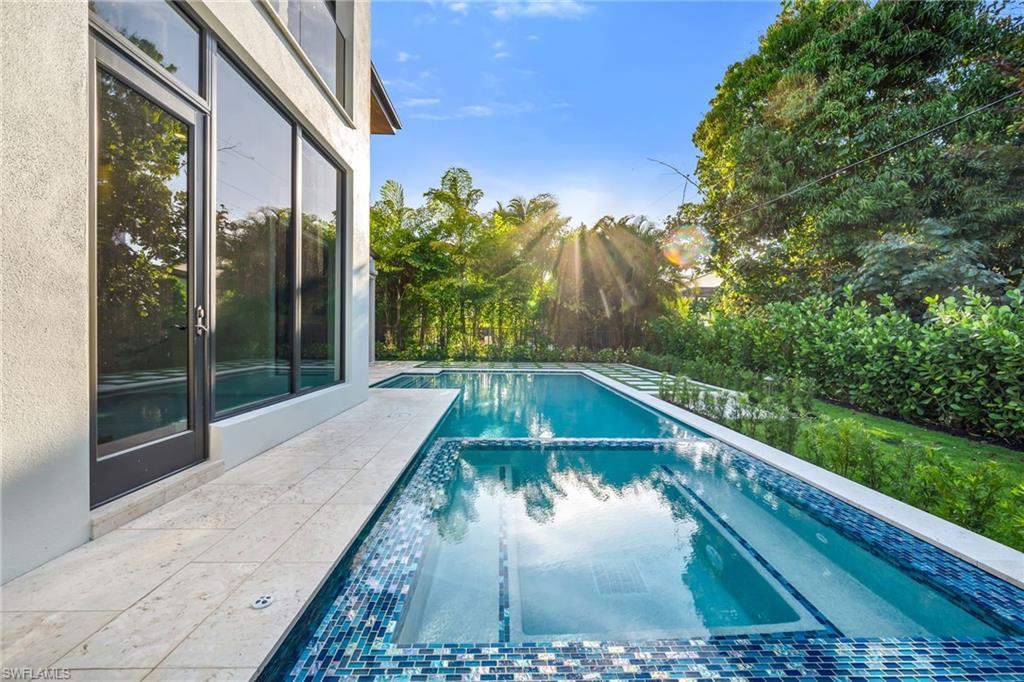 LAKE PARK - Residential