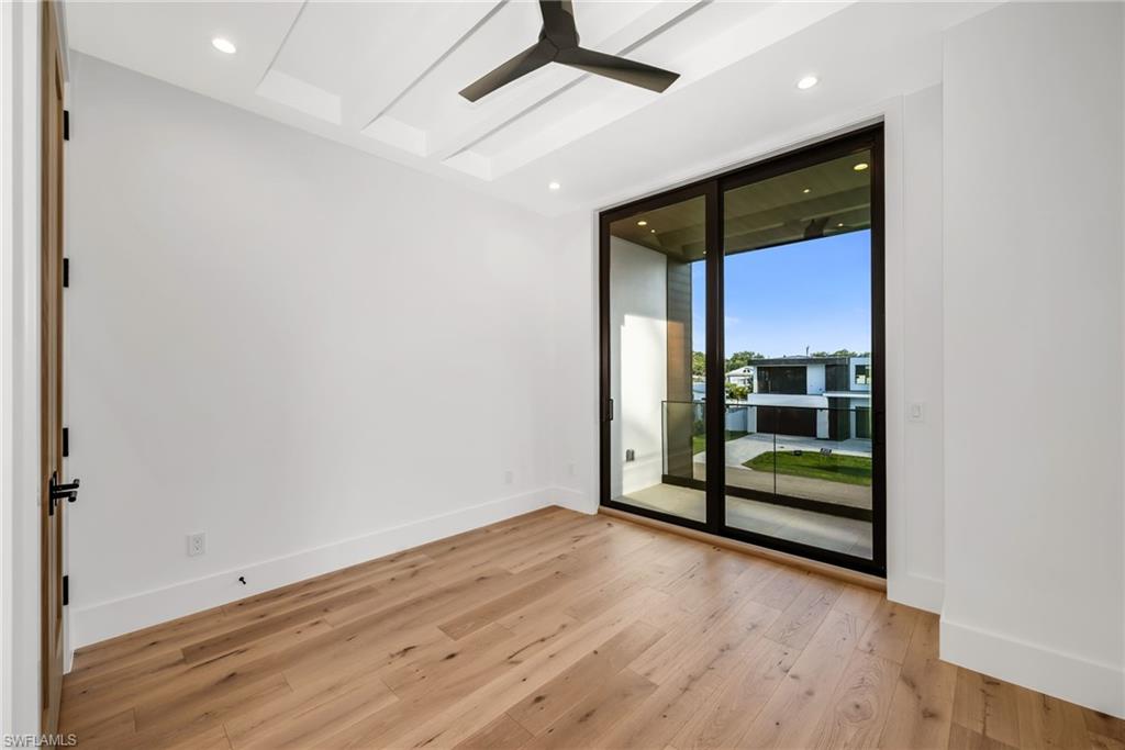 LAKE PARK - Residential