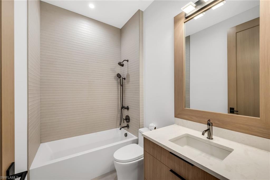 LAKE PARK - Residential