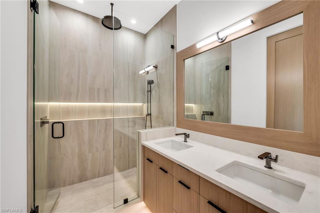 LAKE PARK - Residential