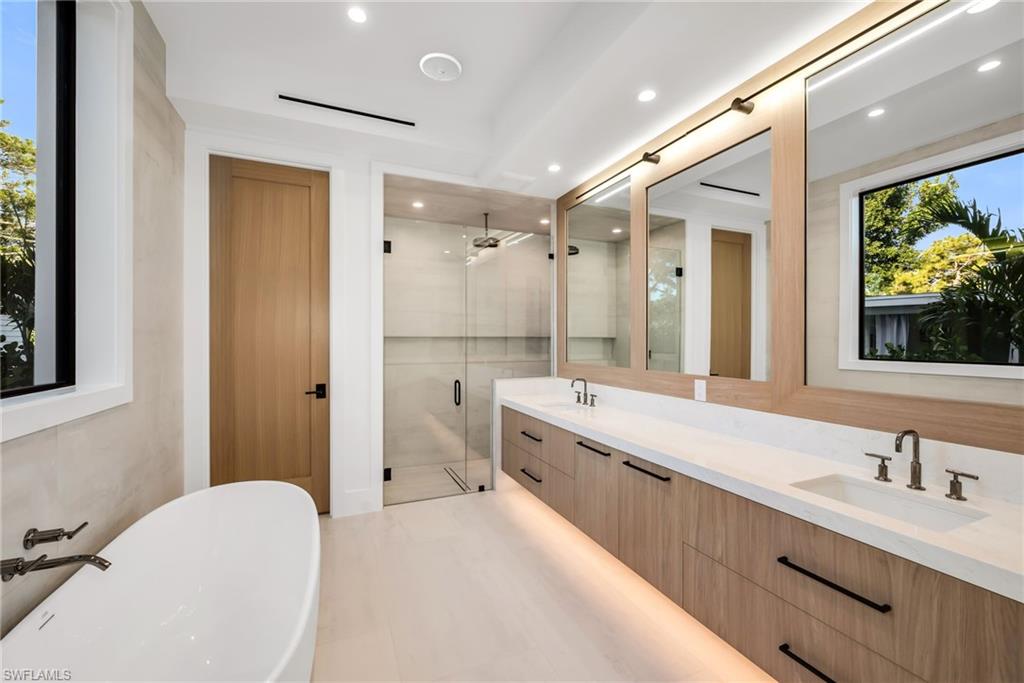 LAKE PARK - Residential