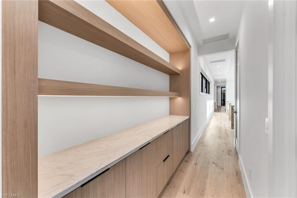 LAKE PARK - Residential