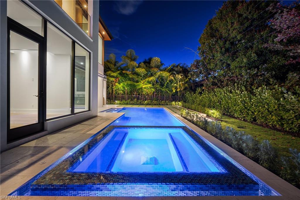 LAKE PARK - Residential