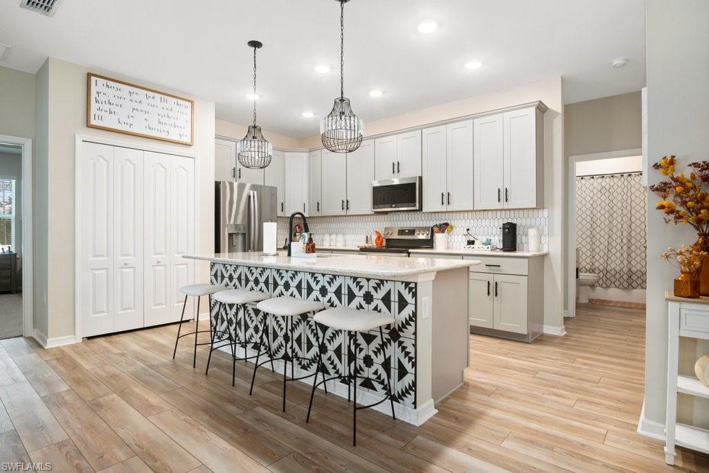 GOLDEN GATE ESTATES - Residential