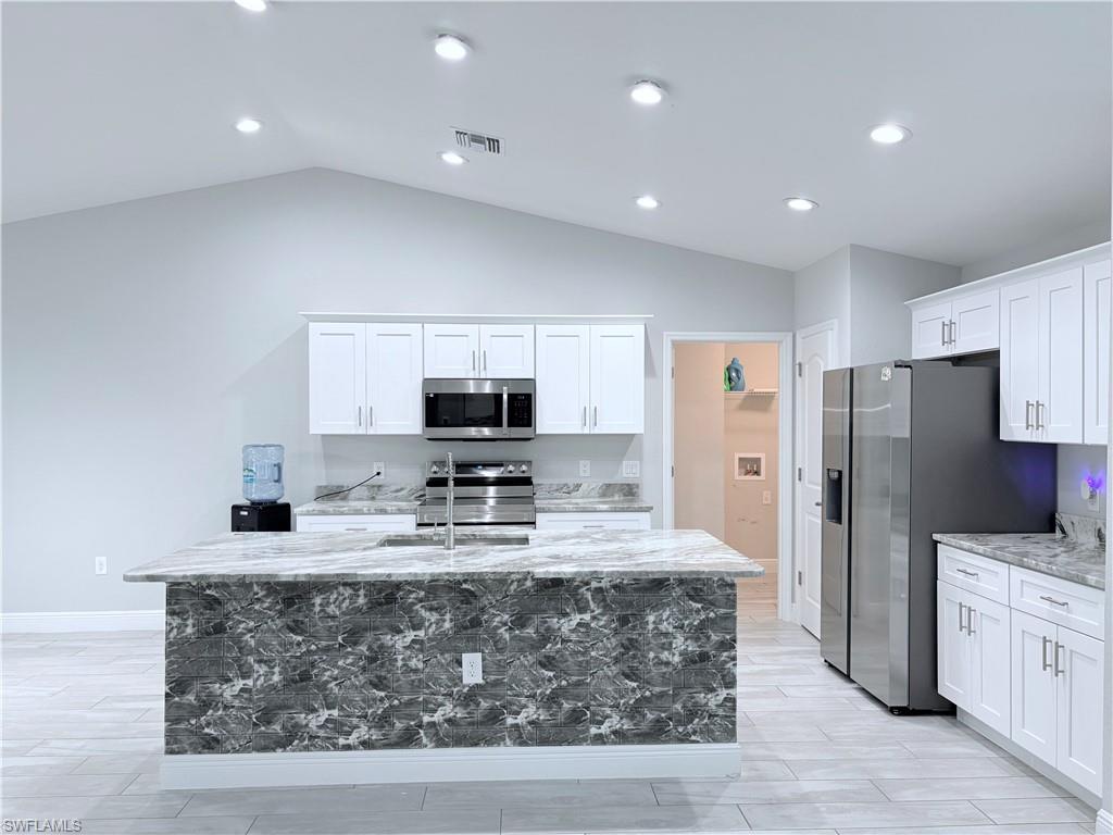 CAPE CORAL - Residential