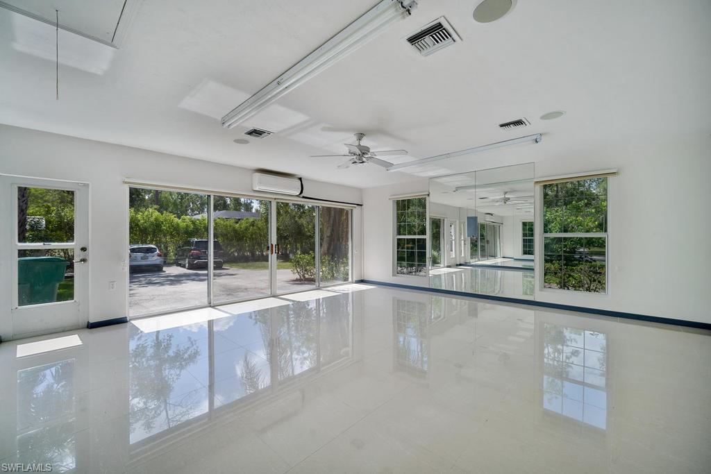 LIVINGSTON WOODS - Residential