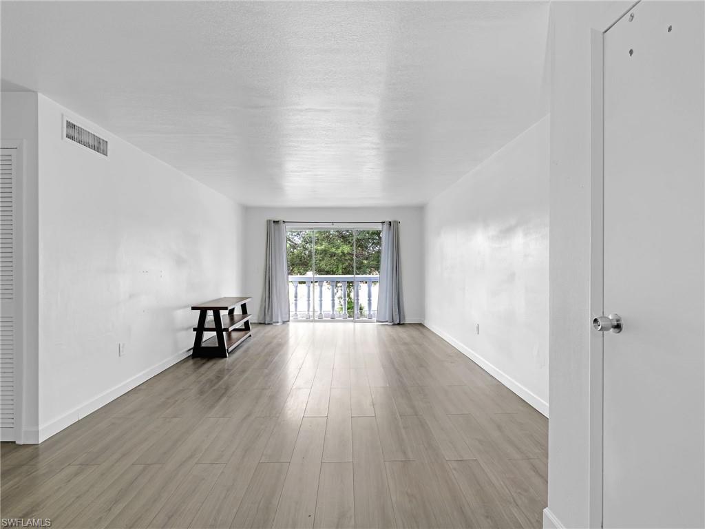 WINDSOR WEST - Residential