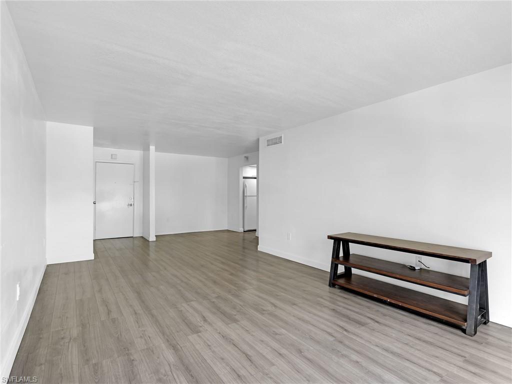 WINDSOR WEST - Residential