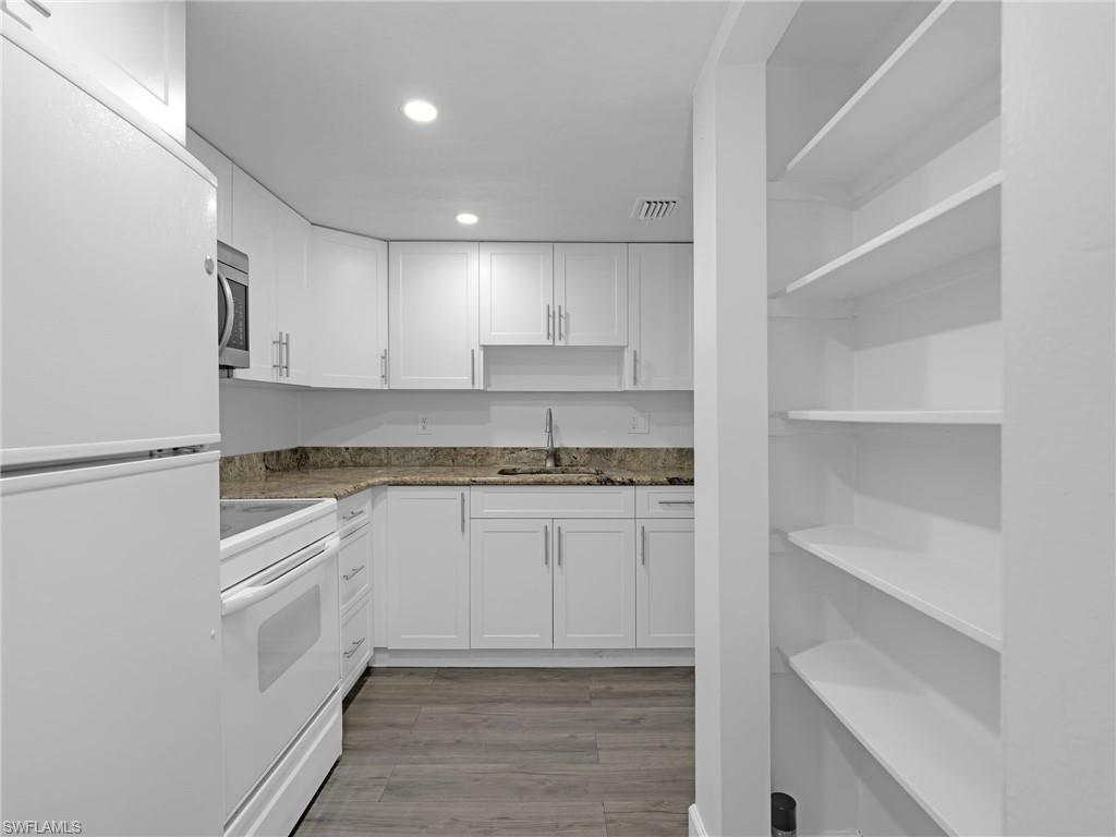 WINDSOR WEST - Residential