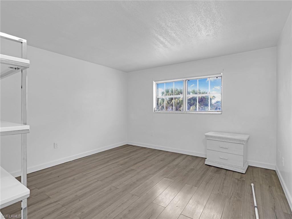 WINDSOR WEST - Residential