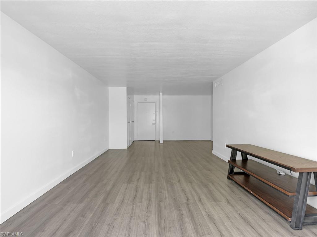 WINDSOR WEST - Residential