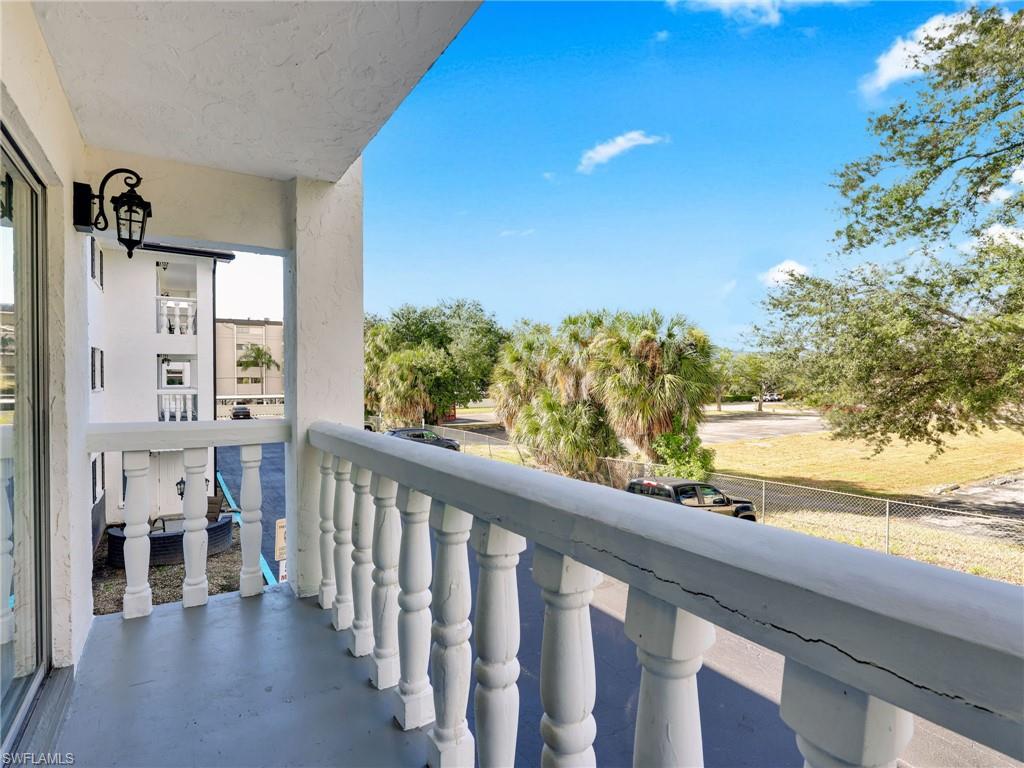 WINDSOR WEST - Residential