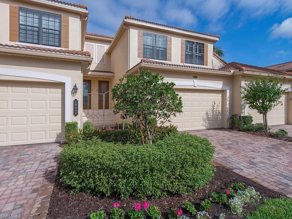 COACH HOMES AT HERITAGE BAY - Residential