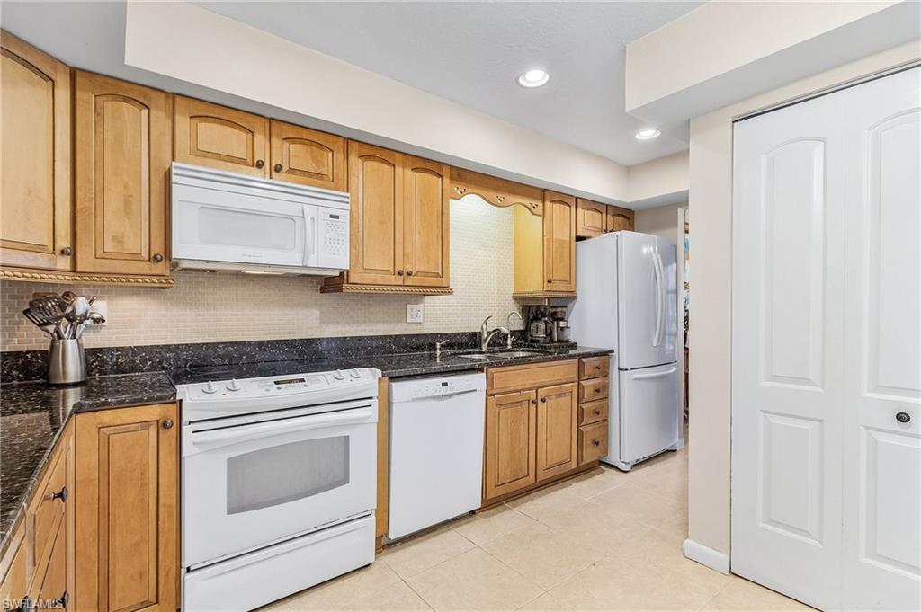 WINDJAMMER VILLAGE AT THE LAND - Residential