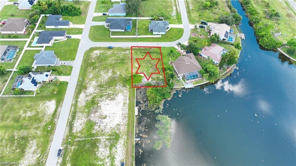 907 SW 1st TER