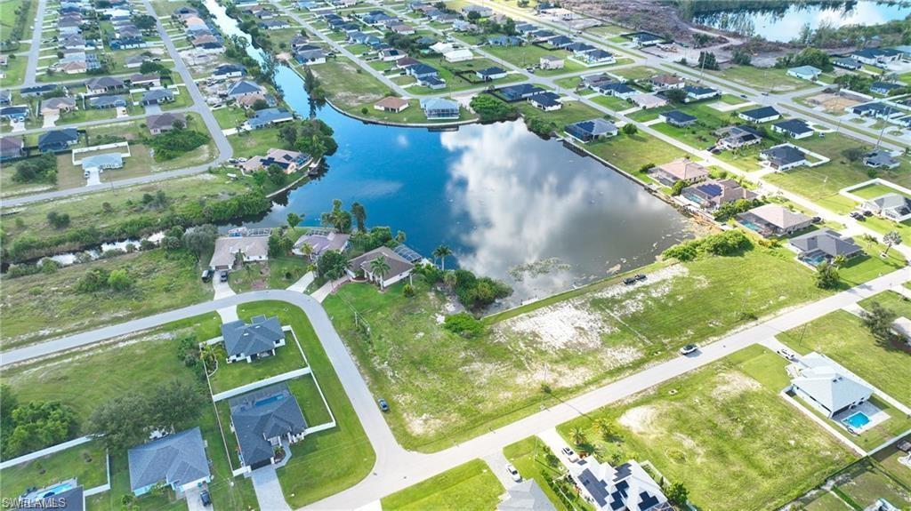 907 SW 1st TER