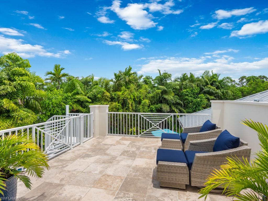 MOORINGS - Residential