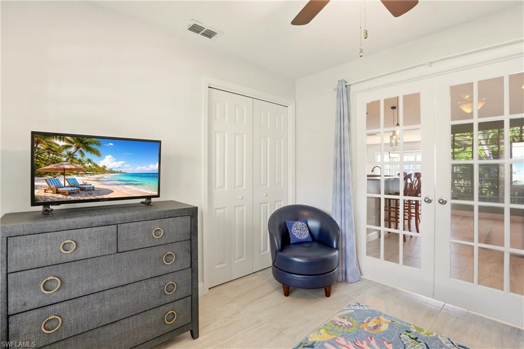 LONGSHORE LAKE - Residential