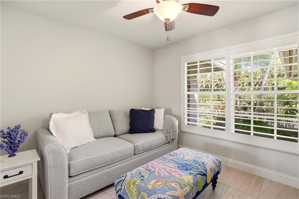 LONGSHORE LAKE - Residential