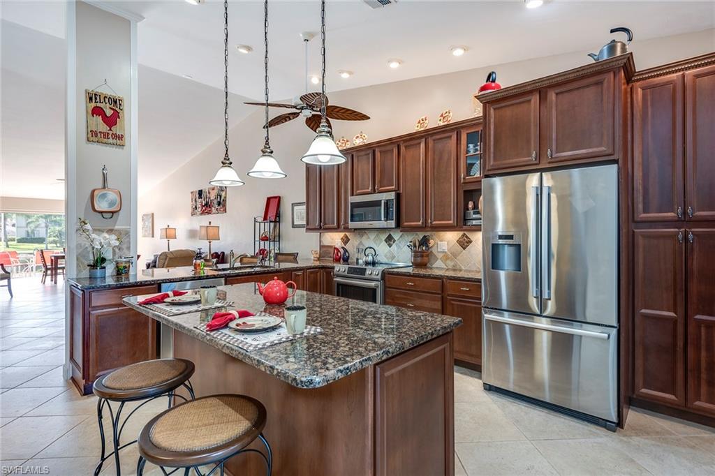 MUSTANG VILLAS - Residential