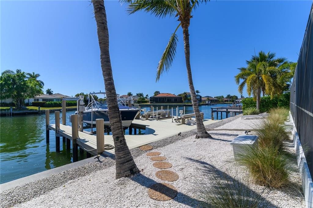 MARCO BEACH - Residential