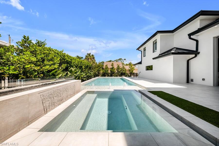 LAKE PARK - Residential